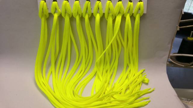 Vezalka 120 cm - ploščata - fluo rumena 1882