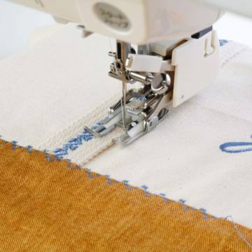 200311002 JANOME Tačka z zgornjim transportom(1) 4565